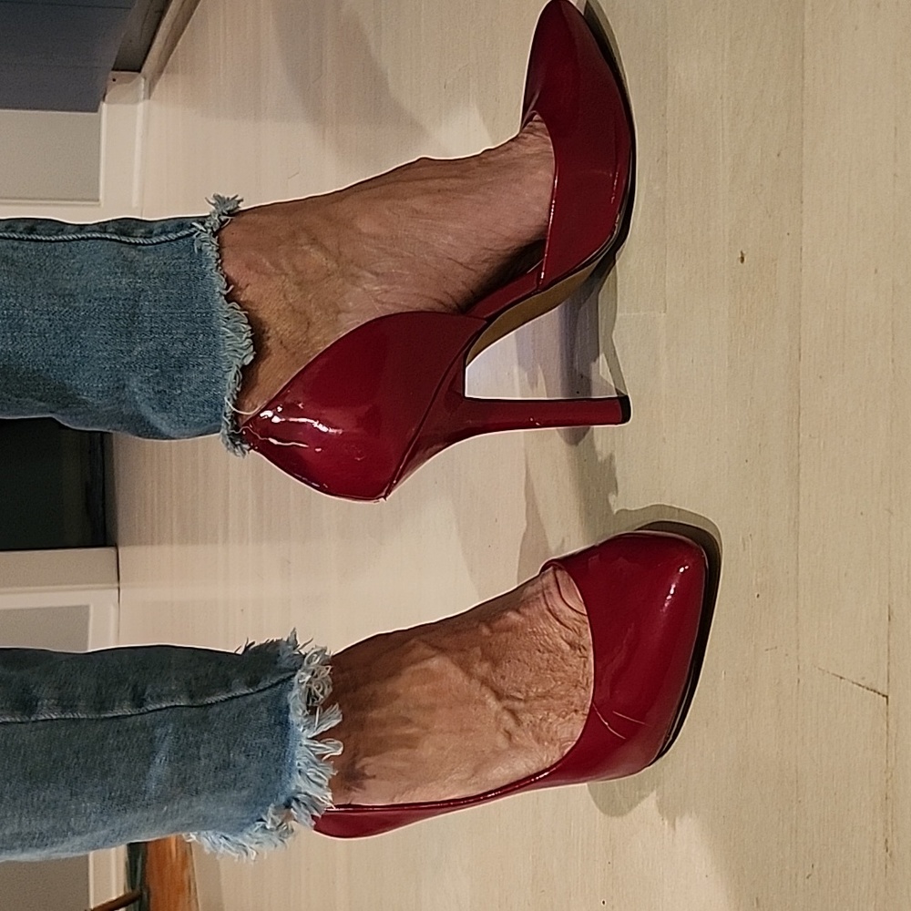 BCBG Siren Red Pumps size 9